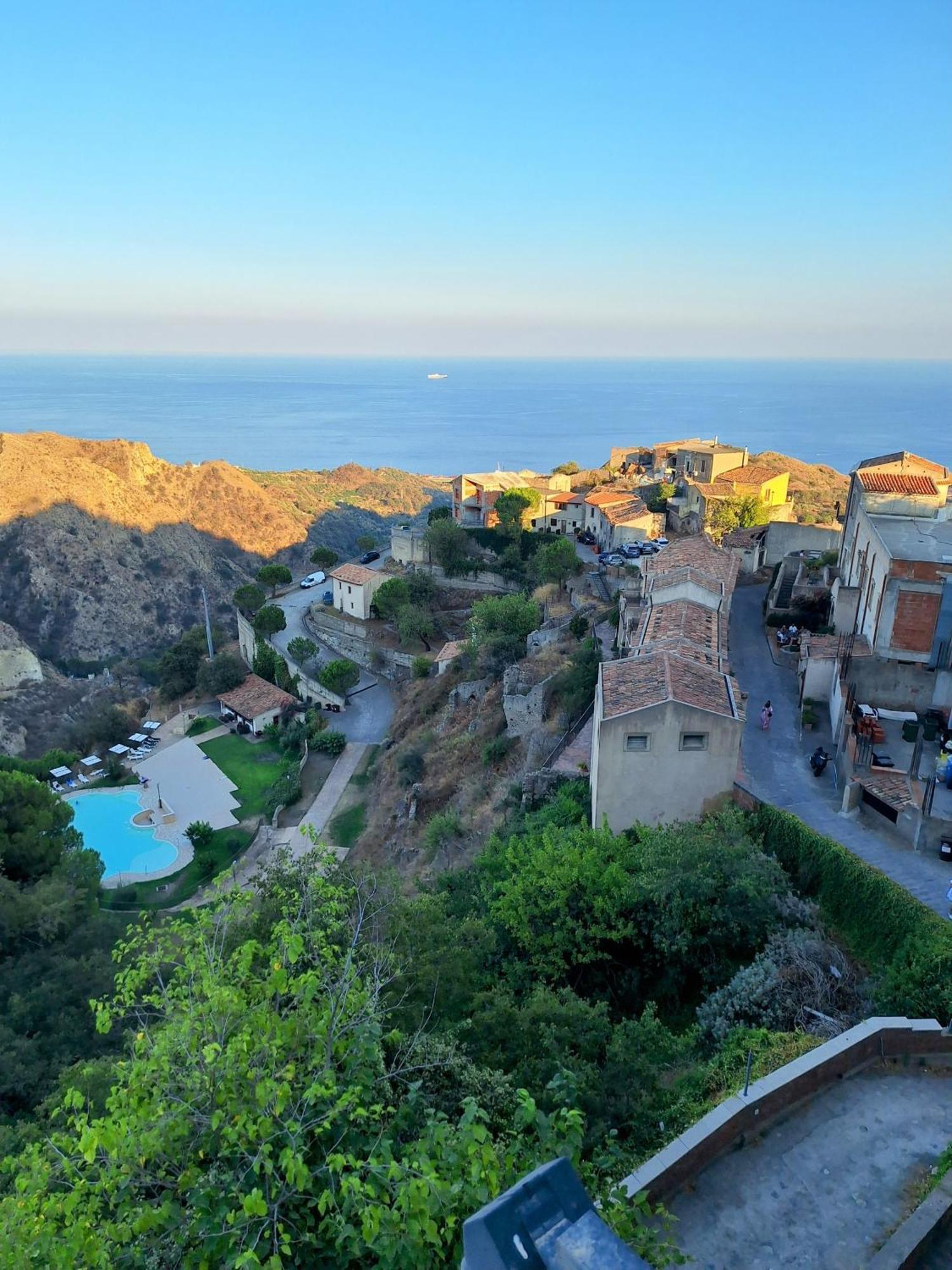 A Casa Da Nonna Brasa Holiday Home Savoca Exteriör bild